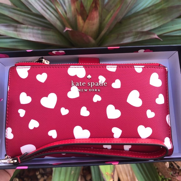kate spade Handbags - Kate Spade Staci Heart Pop Printed Boxed Phone Wallet Wristlet in Red